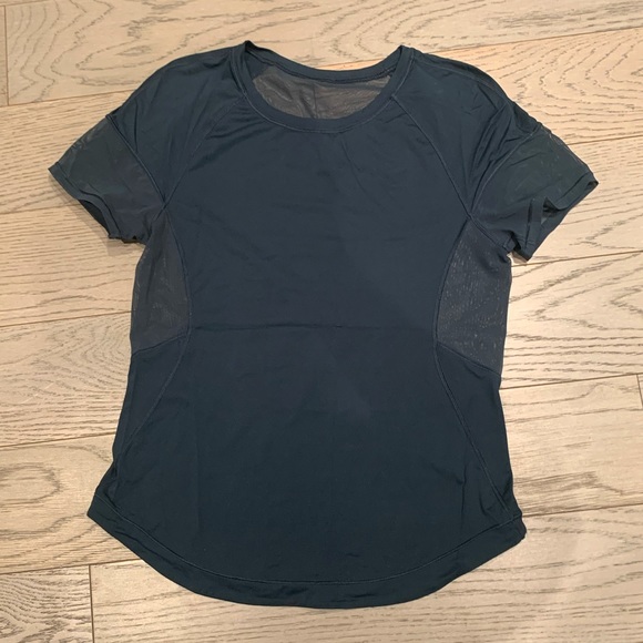 Lululemon Mesh Back Tshirt